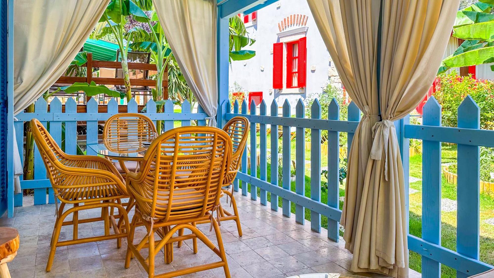Banana Alacati Food & Stay - Adults Only Экстерьер фото