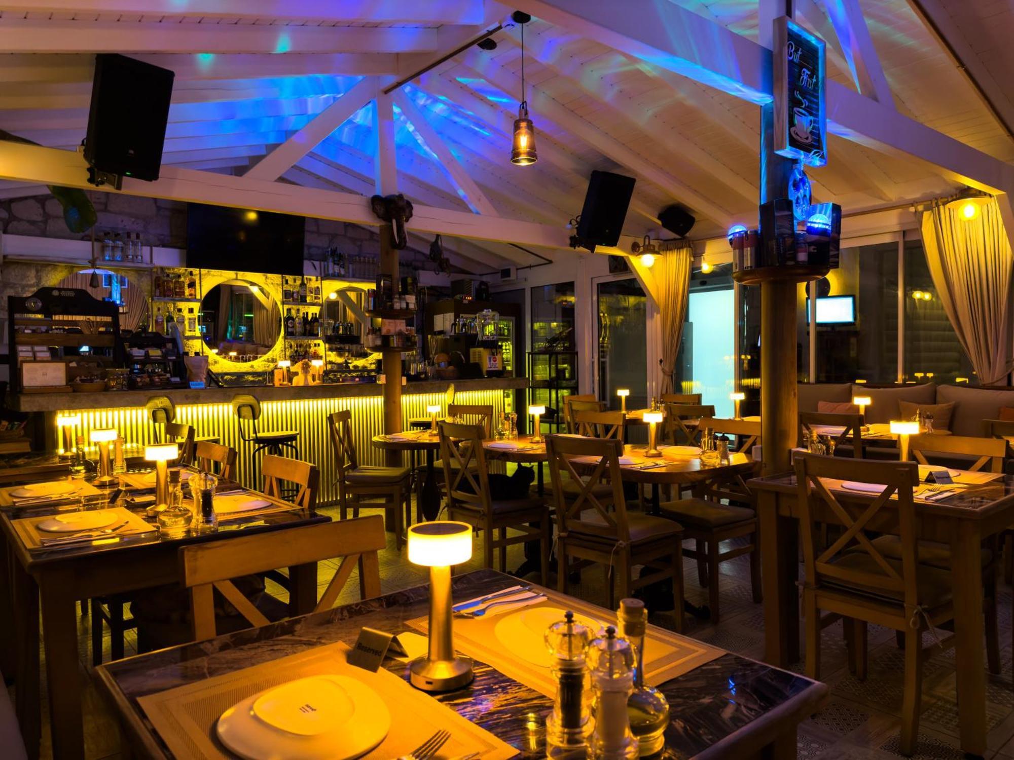 Banana Alacati Food & Stay - Adults Only Экстерьер фото